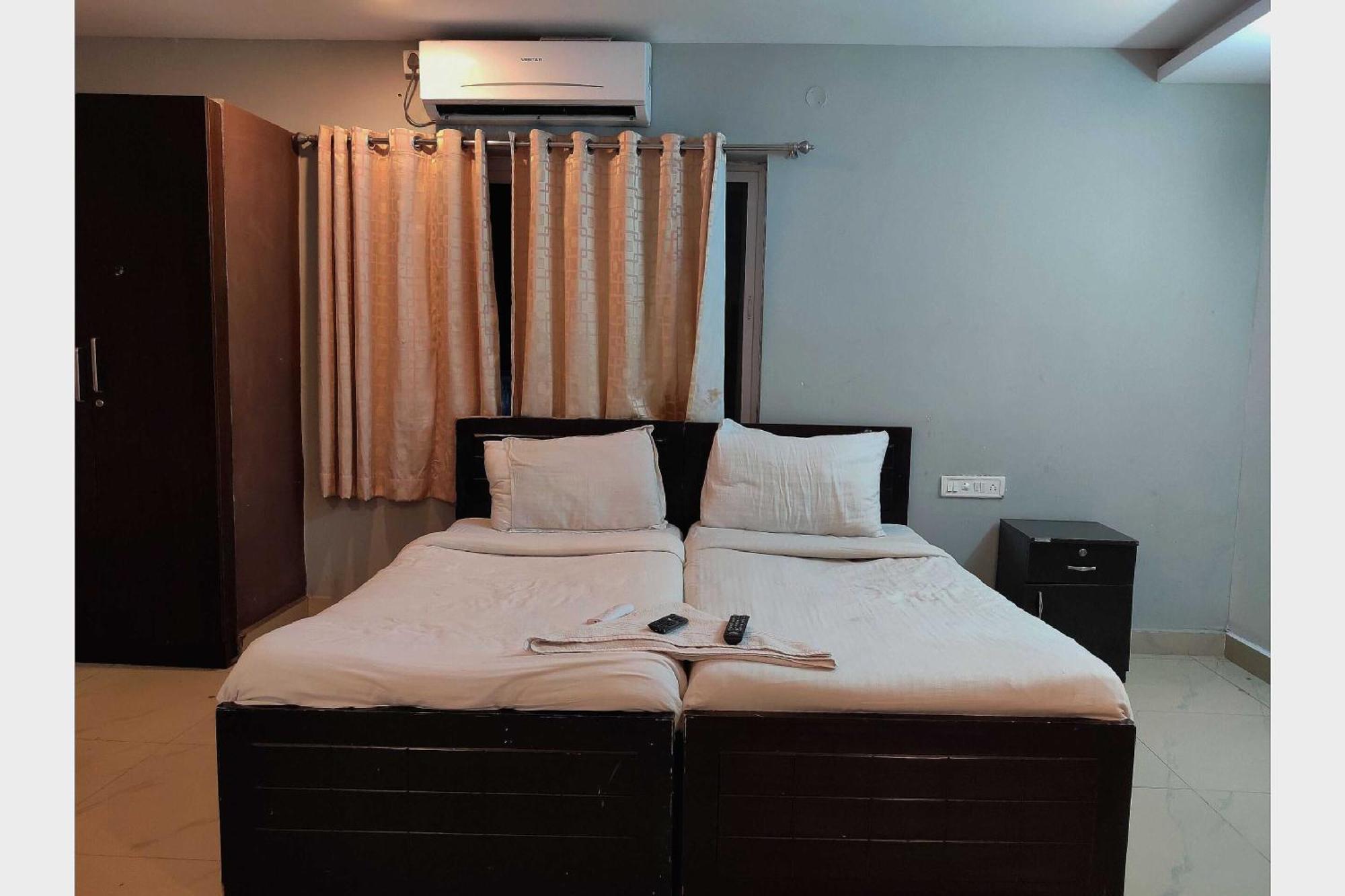 Hotel O White Solitaire Ludhiana Exterior foto