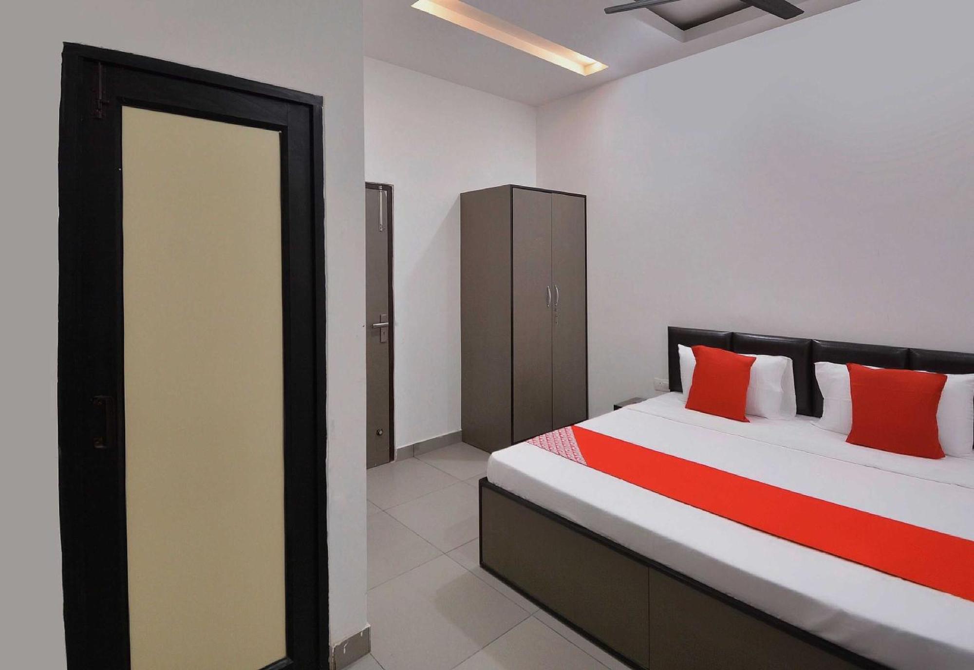 Hotel O White Solitaire Ludhiana Exterior foto
