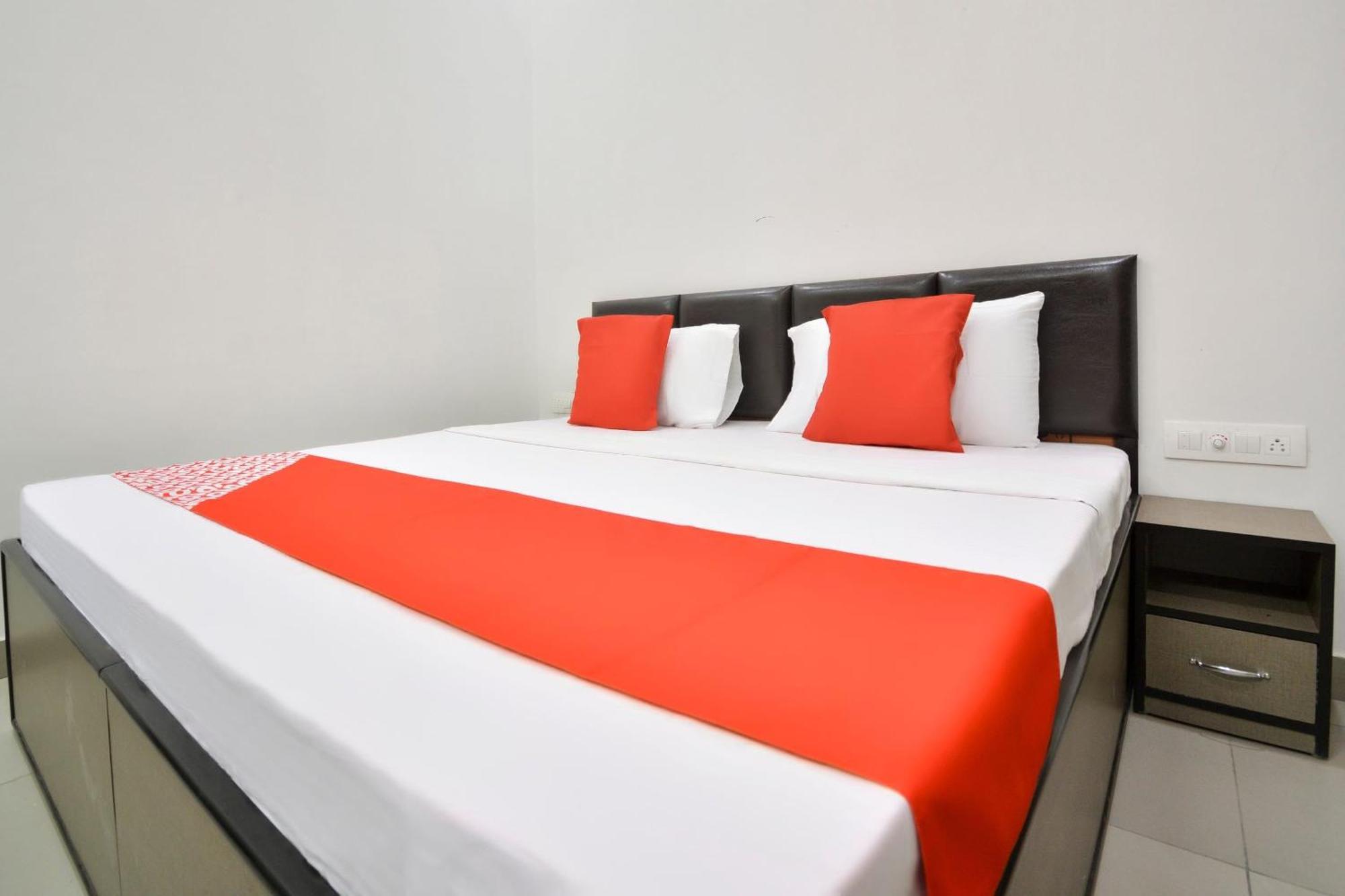 Hotel O White Solitaire Ludhiana Exterior foto