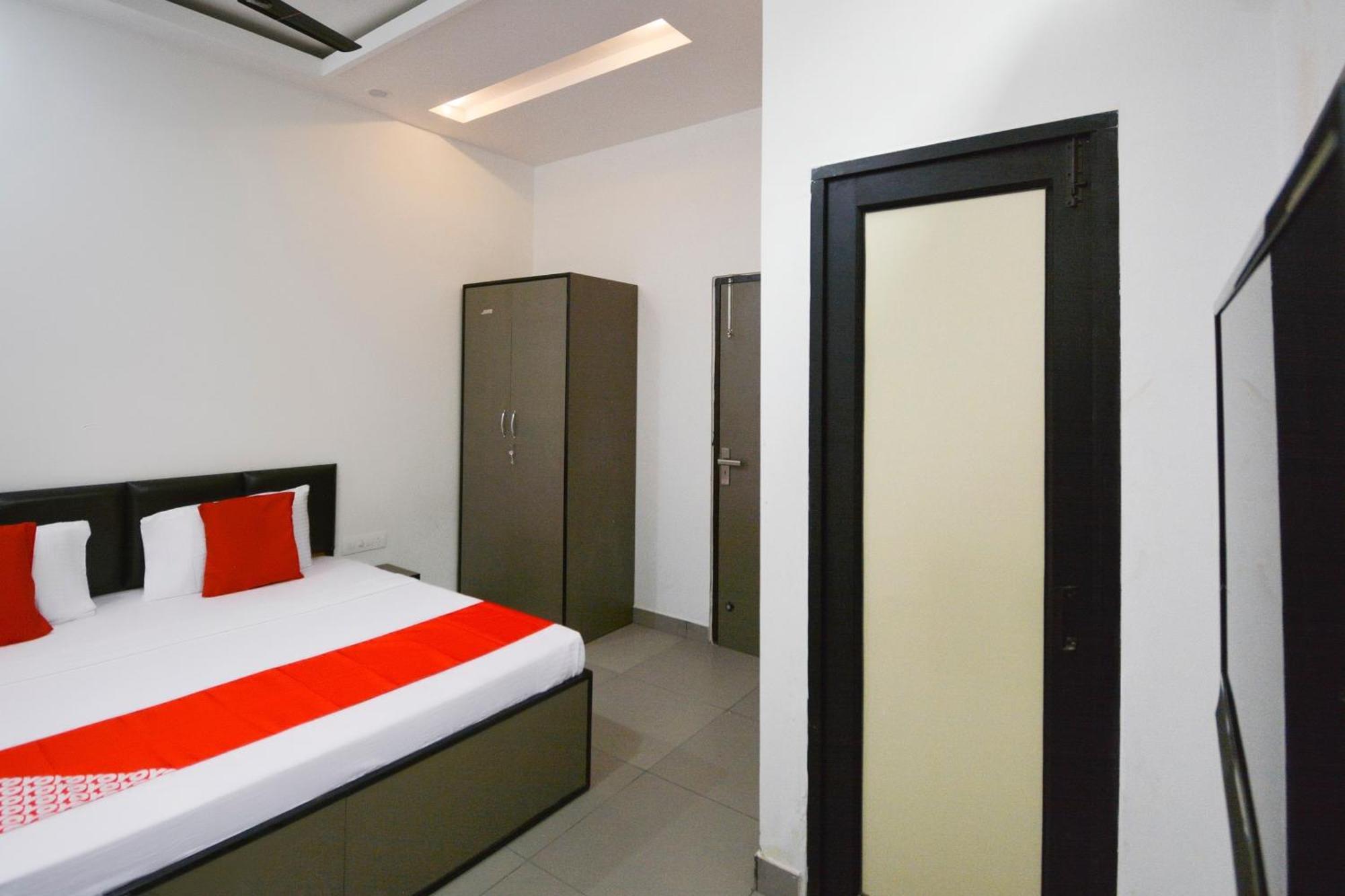 Hotel O White Solitaire Ludhiana Exterior foto