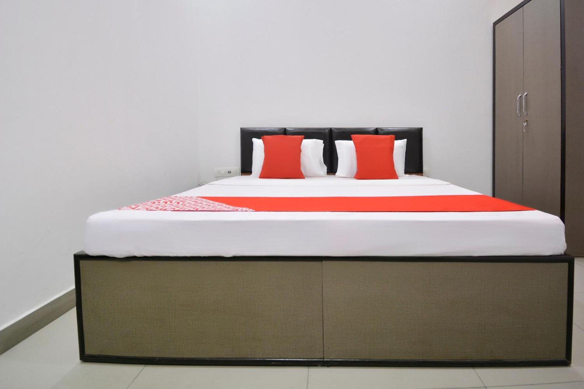 Hotel O White Solitaire Ludhiana Exterior foto