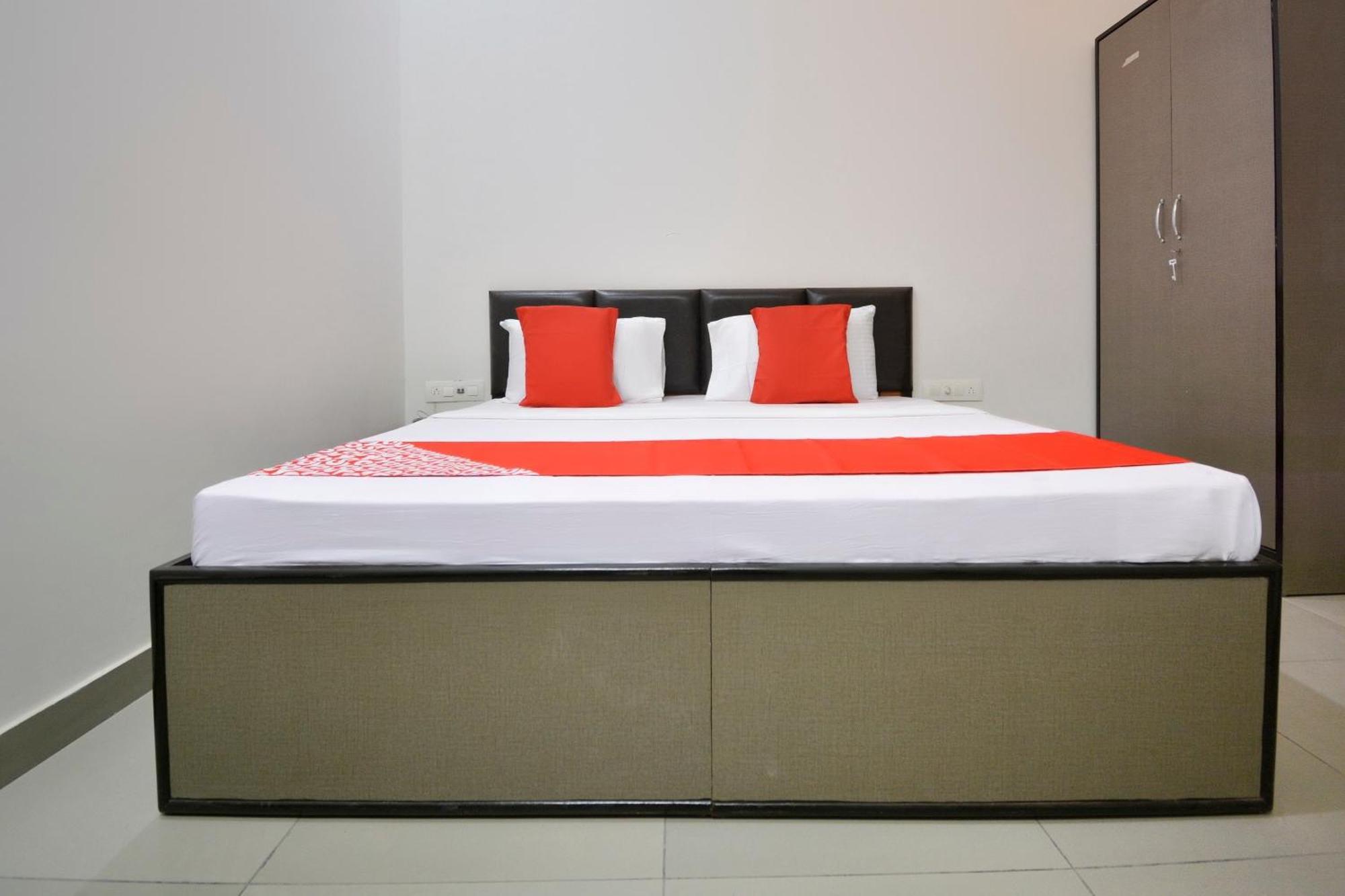 Hotel O White Solitaire Ludhiana Exterior foto